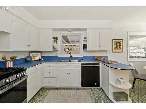 362 NE 9th Place Hillsboro OR 97124