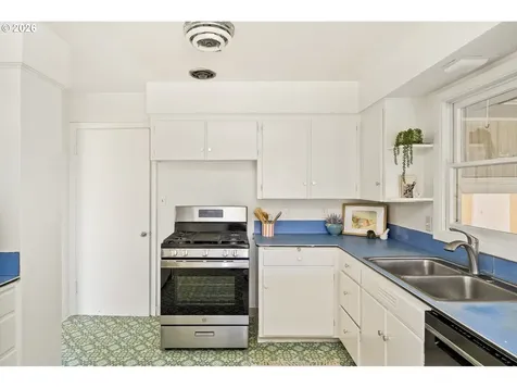362 NE 9th Place Hillsboro OR 97124