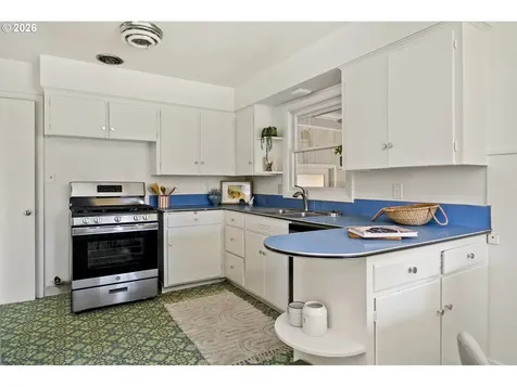 362 NE 9th Place Hillsboro OR 97124