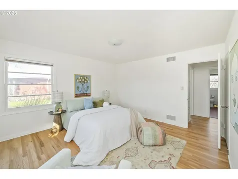 362 NE 9th Place Hillsboro OR 97124