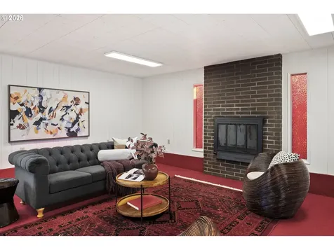 362 NE 9th Place Hillsboro OR 97124