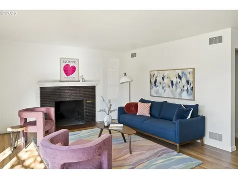 362 NE 9th Place Hillsboro OR 97124