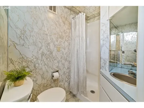 362 NE 9th Place Hillsboro OR 97124