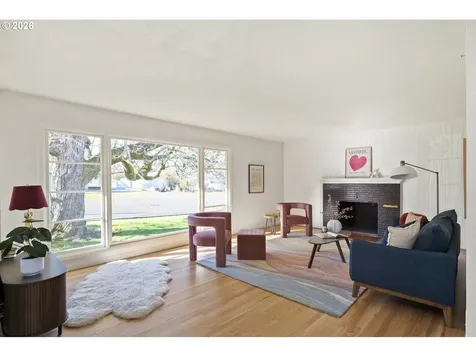 362 NE 9th Place Hillsboro OR 97124