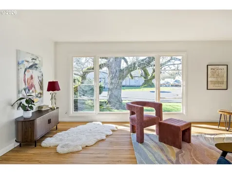 362 NE 9th Place Hillsboro OR 97124