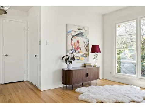 362 NE 9th Place Hillsboro OR 97124