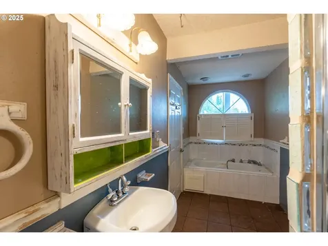 5339 SE 70th Avenue Portland OR 97206