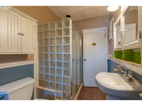 5339 SE 70th Avenue Portland OR 97206