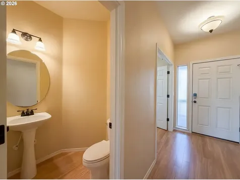 1402 NE Edgefield Street Hillsboro OR 97124