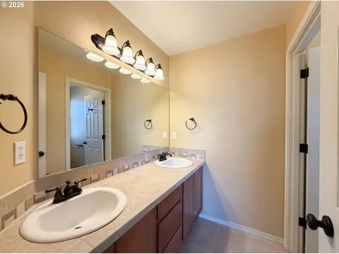 1402 NE Edgefield Street Hillsboro OR 97124