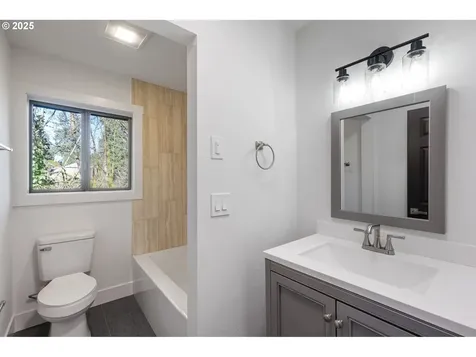875 E 4th Street La Center WA 98629