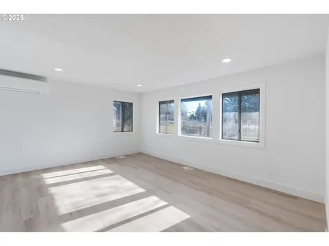 875 E 4th Street La Center WA 98629