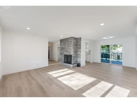 875 E 4th Street La Center WA 98629