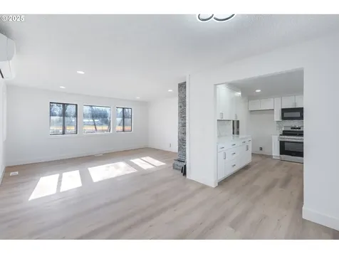 875 E 4th Street La Center WA 98629