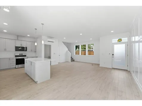 4752 N Vanderbilt Street Portland OR 97203