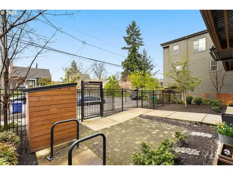 7070 N Montana Avenue Portland OR 97217