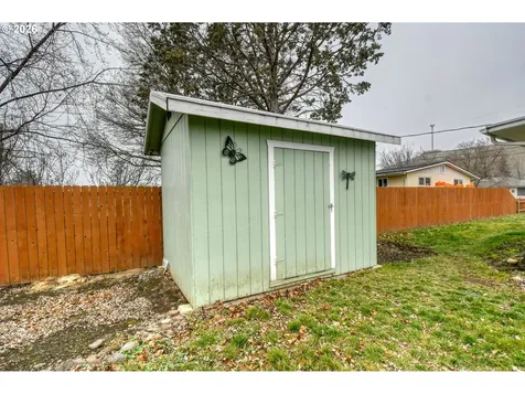 321 NE 42nd Street Pendleton OR 97801