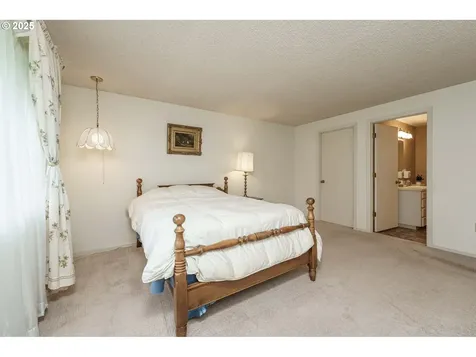 10321 NE 157th Avenue Vancouver WA 98682