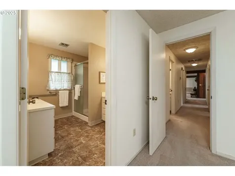 10321 NE 157th Avenue Vancouver WA 98682