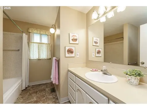 10321 NE 157th Avenue Vancouver WA 98682