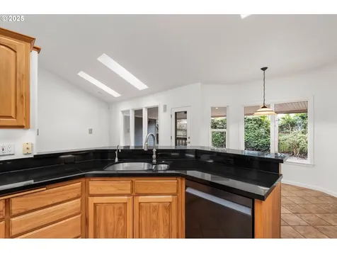 2910 Grand Cayman Drive Eugene OR 97408