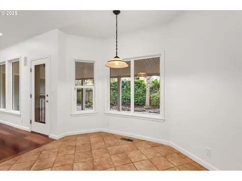 2910 Grand Cayman Drive Eugene OR 97408