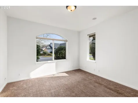 2910 Grand Cayman Drive Eugene OR 97408