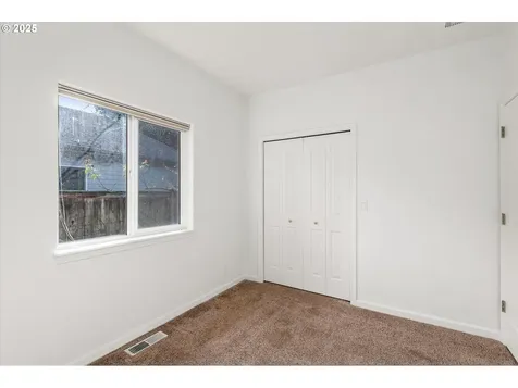 2910 Grand Cayman Drive Eugene OR 97408