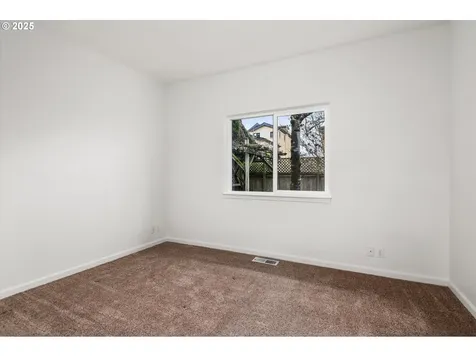 2910 Grand Cayman Drive Eugene OR 97408
