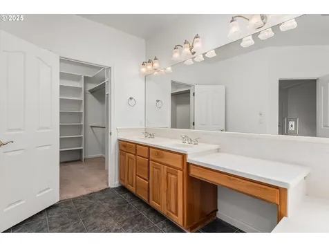 2910 Grand Cayman Drive Eugene OR 97408
