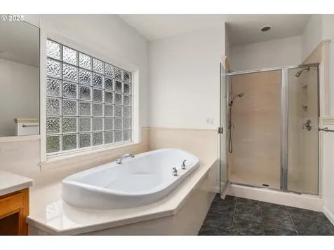 2910 Grand Cayman Drive Eugene OR 97408