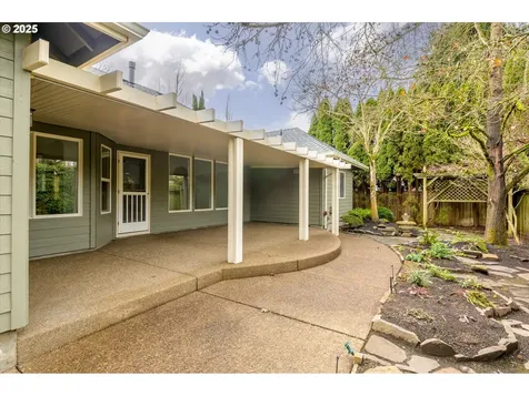 2910 Grand Cayman Drive Eugene OR 97408