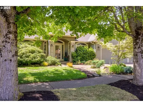 2910 Grand Cayman Drive Eugene OR 97408