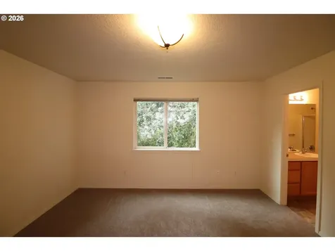 15999 SW 81st Place Portland OR 97224