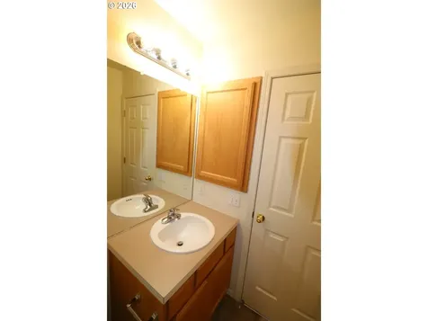 15999 SW 81st Place Portland OR 97224