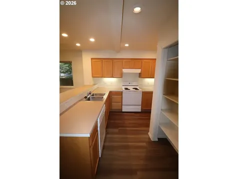 15999 SW 81st Place Portland OR 97224