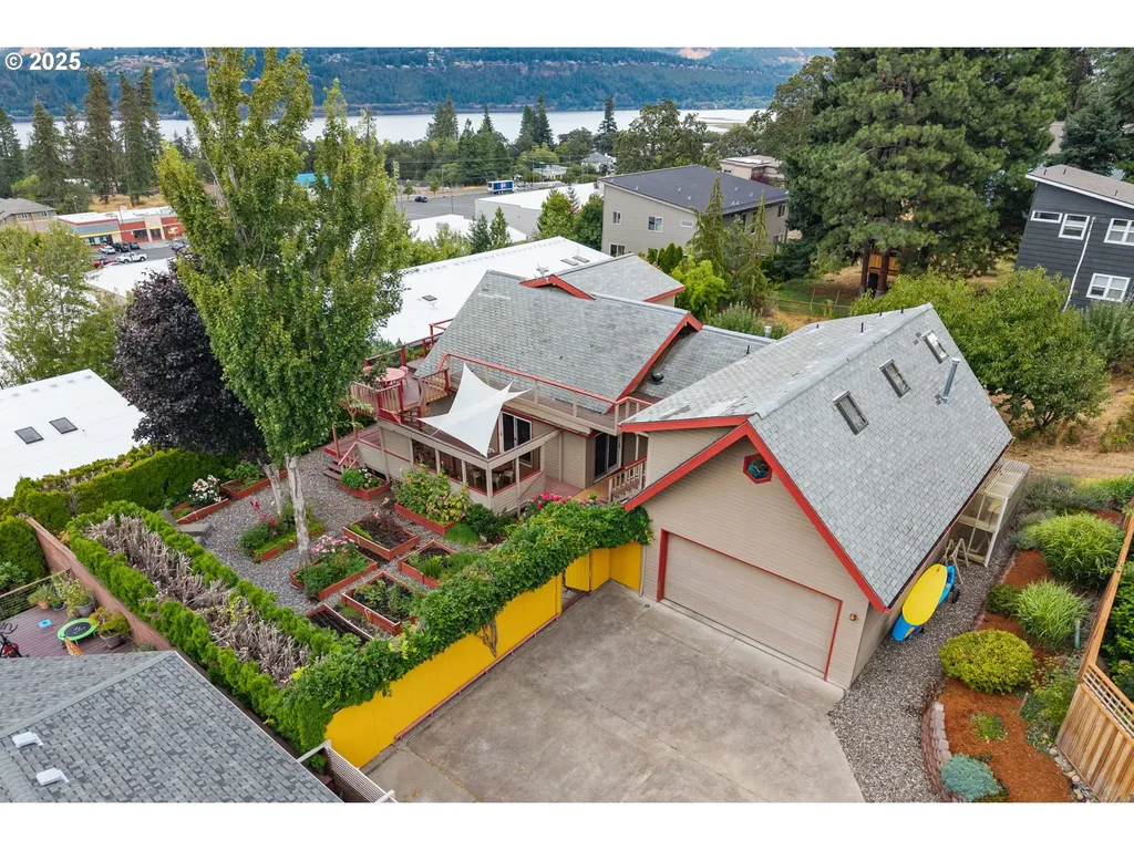 2230 Sherman Avenue Hood River OR 97031