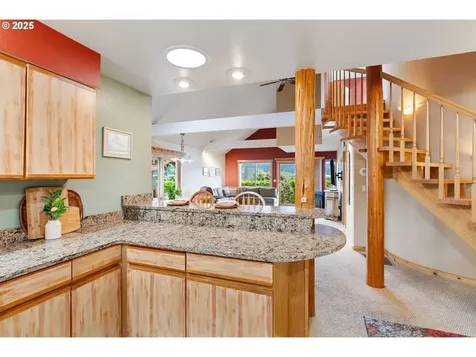 2230 Sherman Avenue Hood River OR 97031