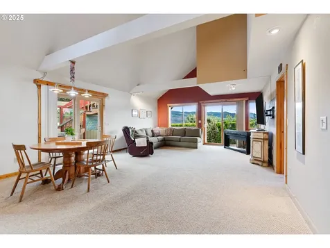 2230 Sherman Avenue Hood River OR 97031