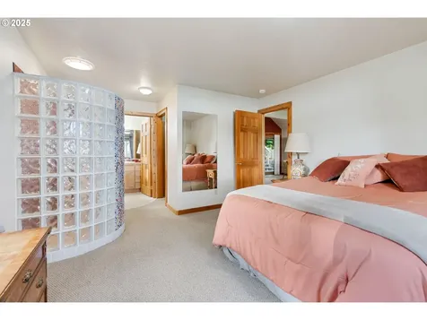 2230 Sherman Avenue Hood River OR 97031