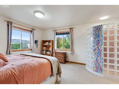 2230 Sherman Avenue Hood River OR 97031