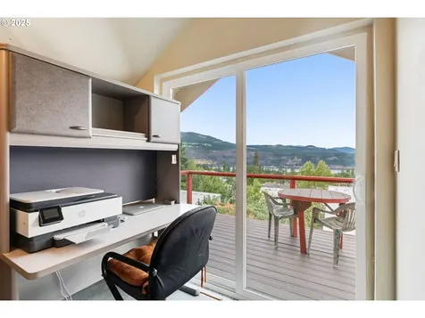2230 Sherman Avenue Hood River OR 97031