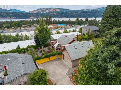 2230 Sherman Avenue Hood River OR 97031