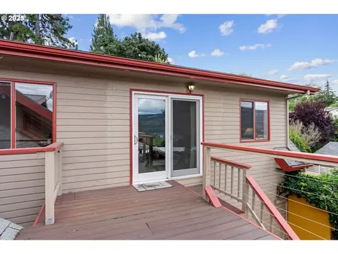 2230 Sherman Avenue Hood River OR 97031