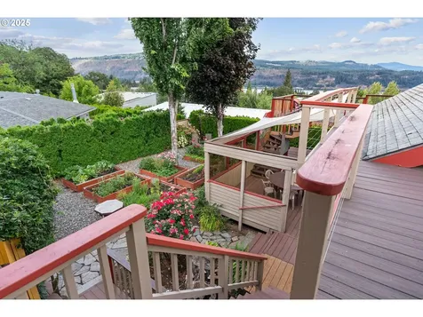 2230 Sherman Avenue Hood River OR 97031