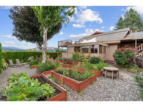 2230 Sherman Avenue Hood River OR 97031