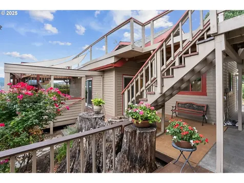 2230 Sherman Avenue Hood River OR 97031