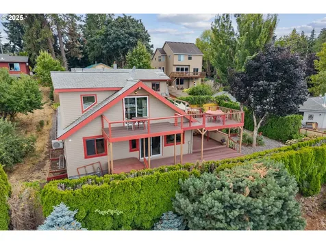 2230 Sherman Avenue Hood River OR 97031