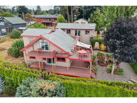 2230 Sherman Avenue Hood River OR 97031