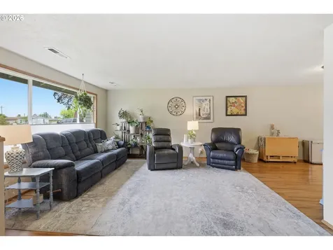 430 S 37th Place Springfield OR 97478